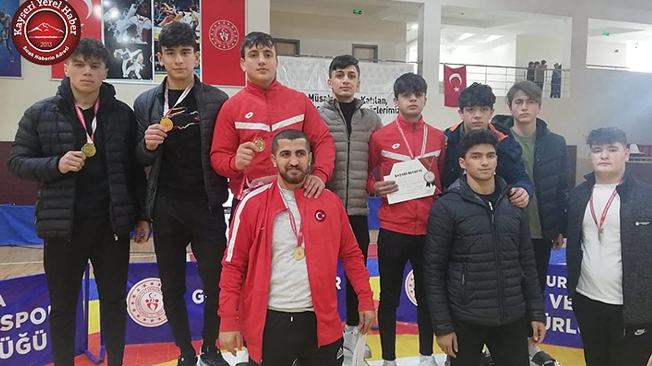 Spor Lisesinin Pehlivanları Türkiye Şampiyonasında