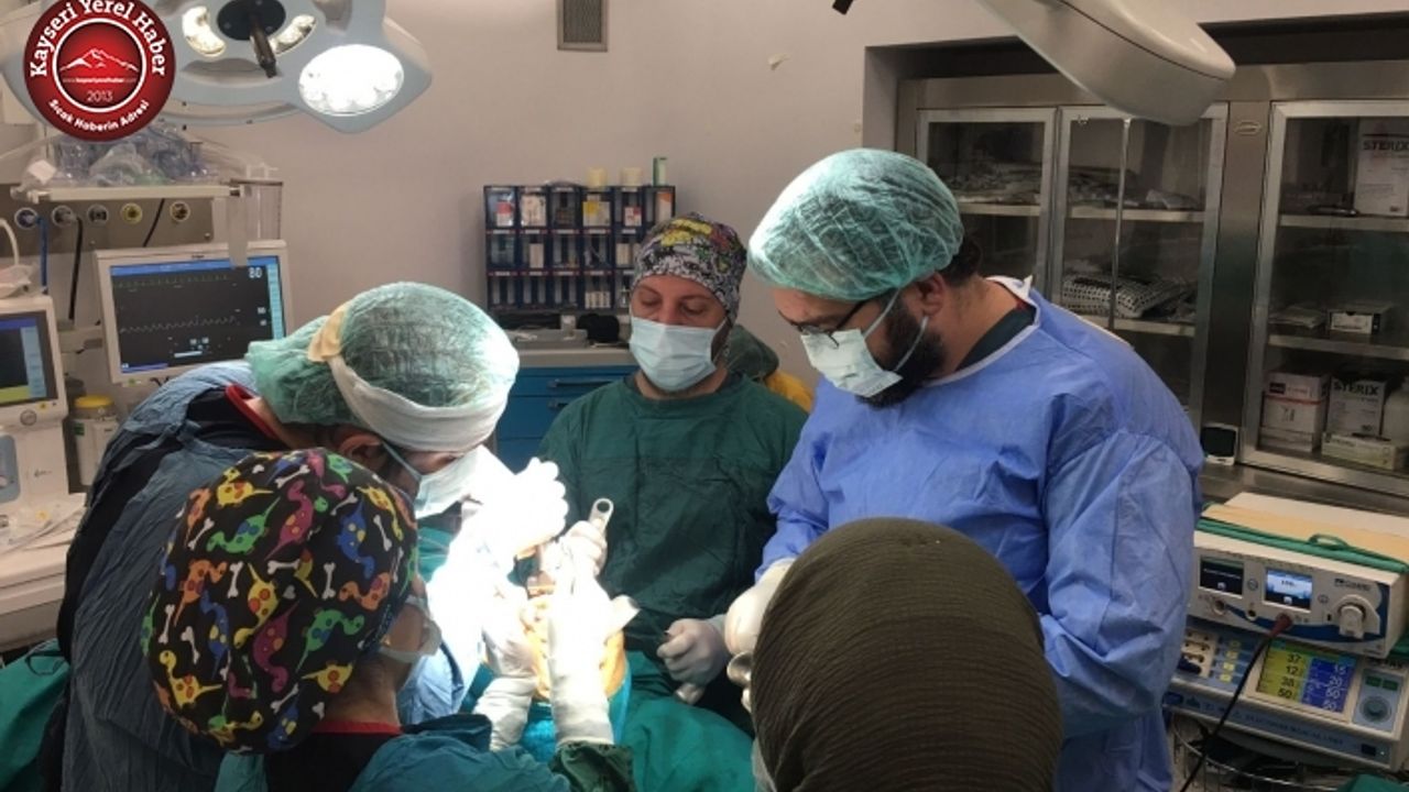 Bünyan Devlet Hastanesi’nde ilk kez diz protez ameliyatı!