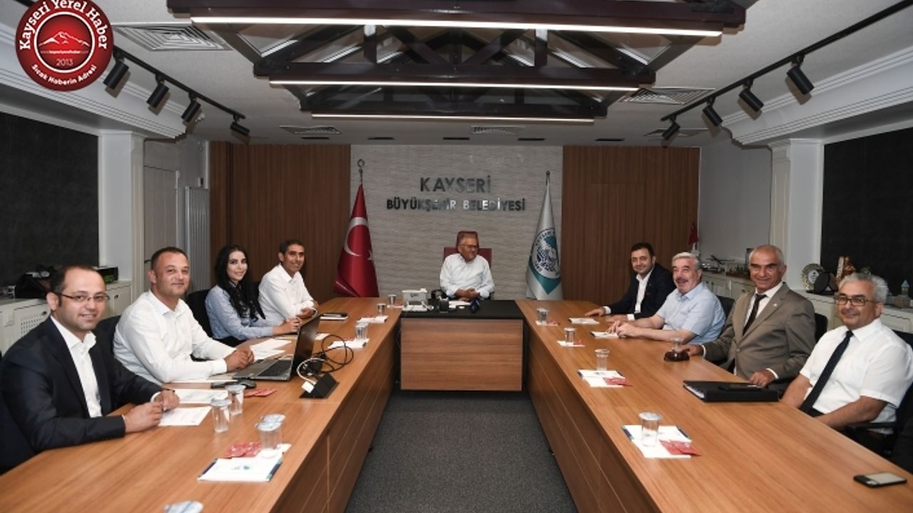 OSB’de Başkan Büyükkılıç Eşliğinde ‘Katı Atık ve Çevre' Konulu toplantı Düzenlendi