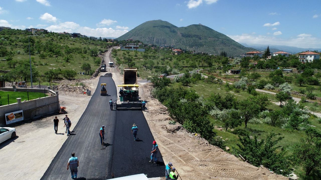 Talas’ta asfaltlama çalışmaları devam ediyor