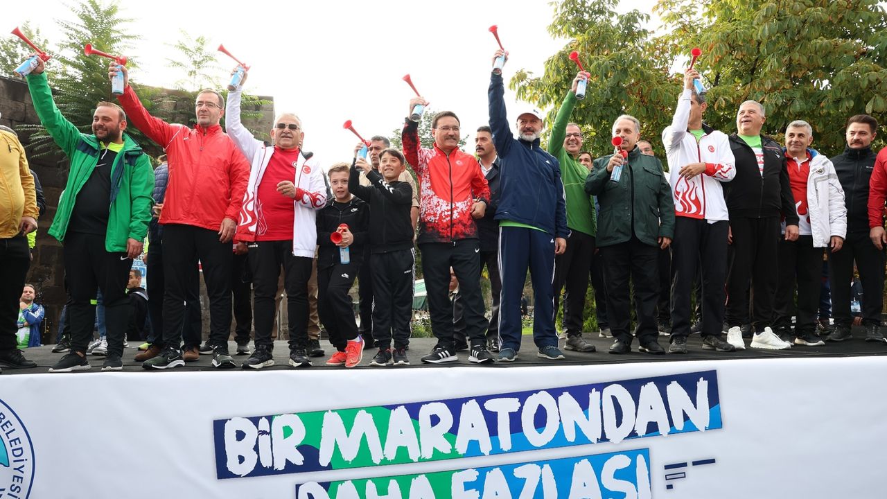 Başkan Büyükkılıç: "Uluslararası Yarı Maratonu'nda Geri Sayım Başladı"