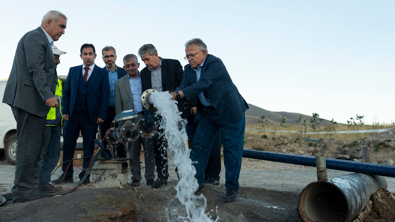 Başkan Büyükkılıç, Erciyes'te 36 Derecelik Sıcak Suyun Vanasını Açtı