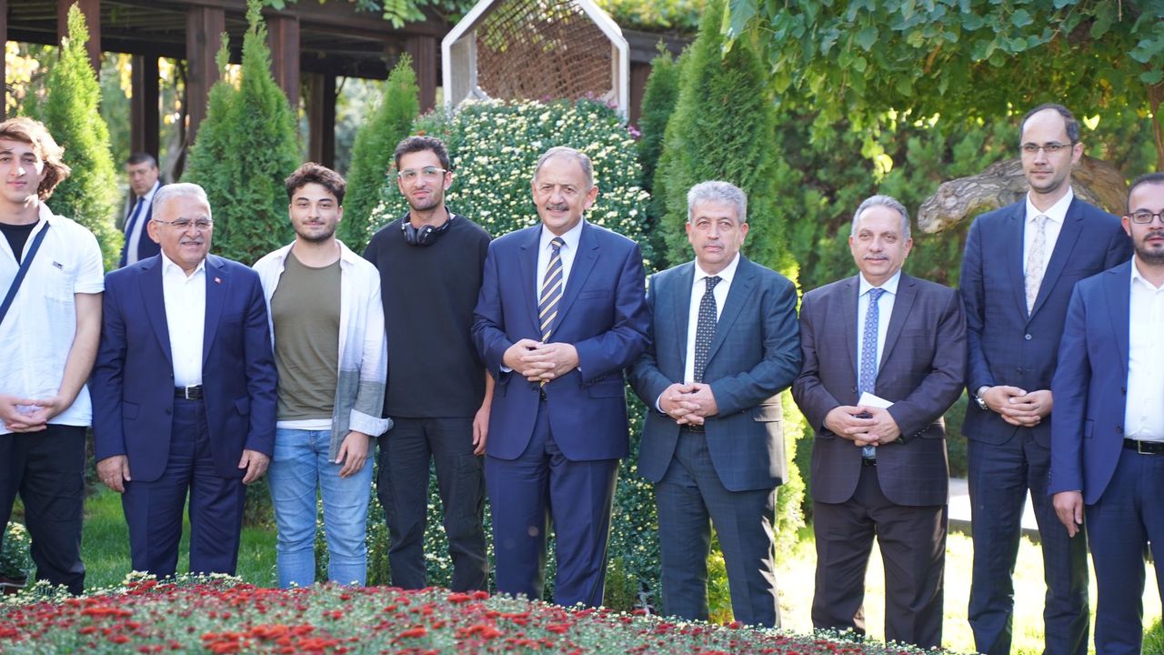 Bakan Özhaseki'den Başkan Büyükkılıç'a Ziyaret