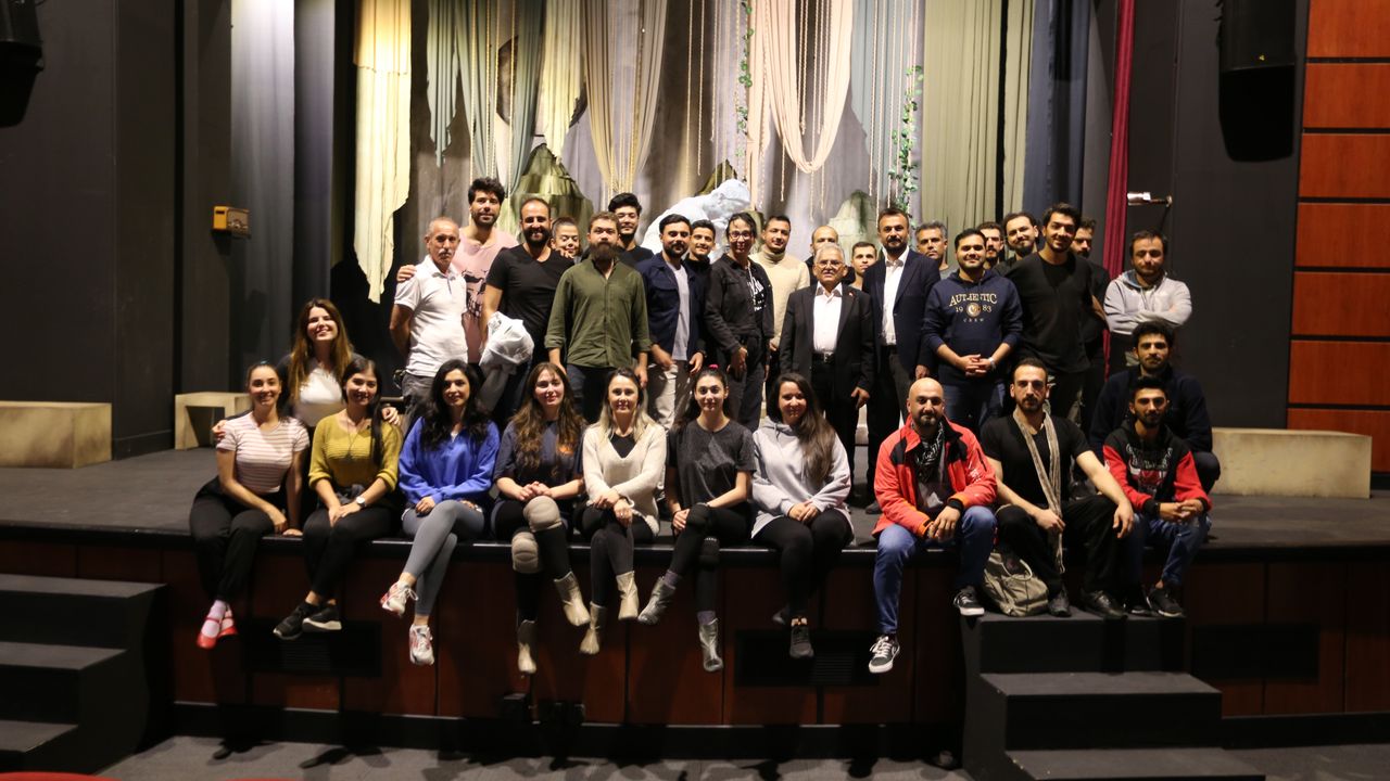Başkan Büyükkılıç'tan "Kayseri Devlet Tiyatrosu" Duyarlılığı