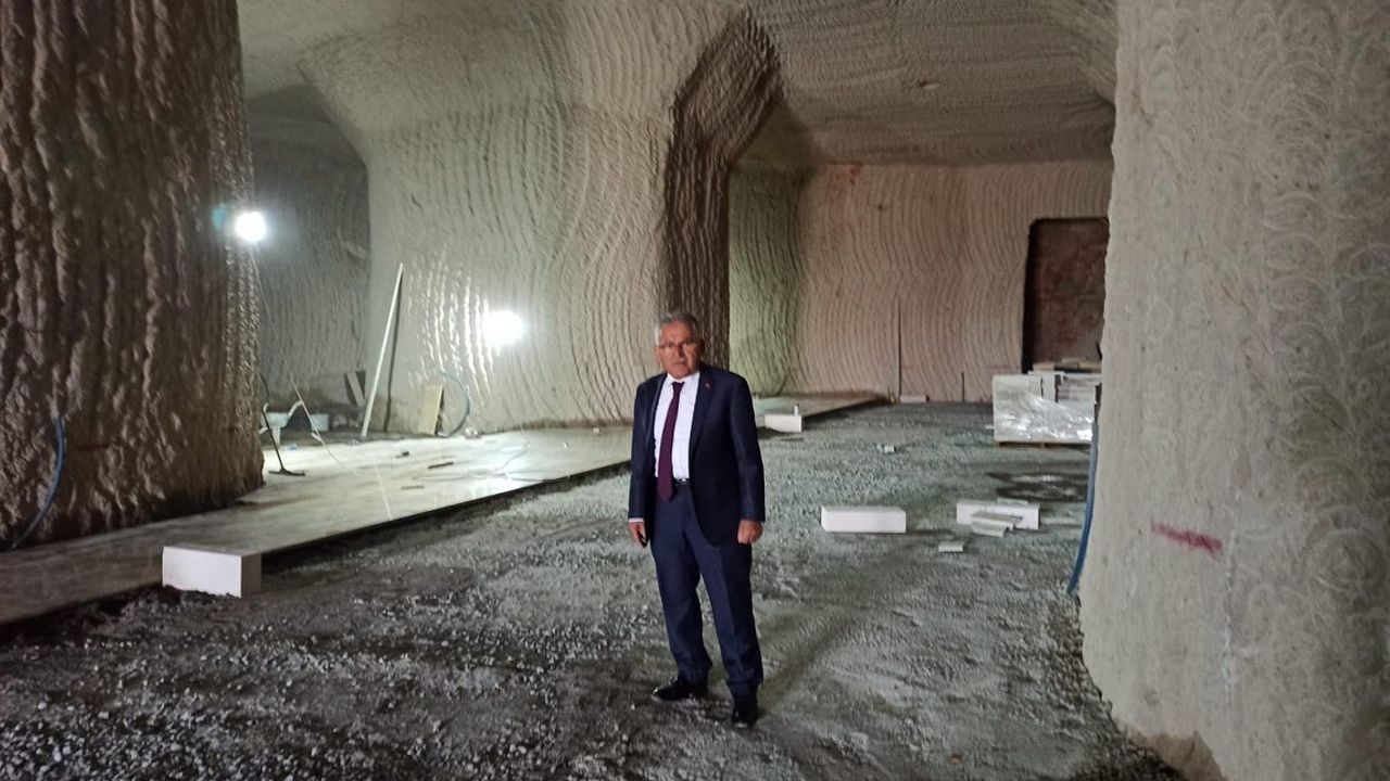 Başkan Büyükkılıç, Yapımı Devam Eden Kayadan Oyma Müzeyi İnceledi