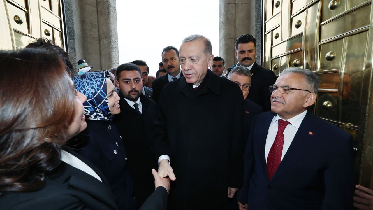 Büyükkılıç, Cumhurbaşkanı Erdoğan ile Görüştü, AK Parti Grup Toplantısı'na Katıldı