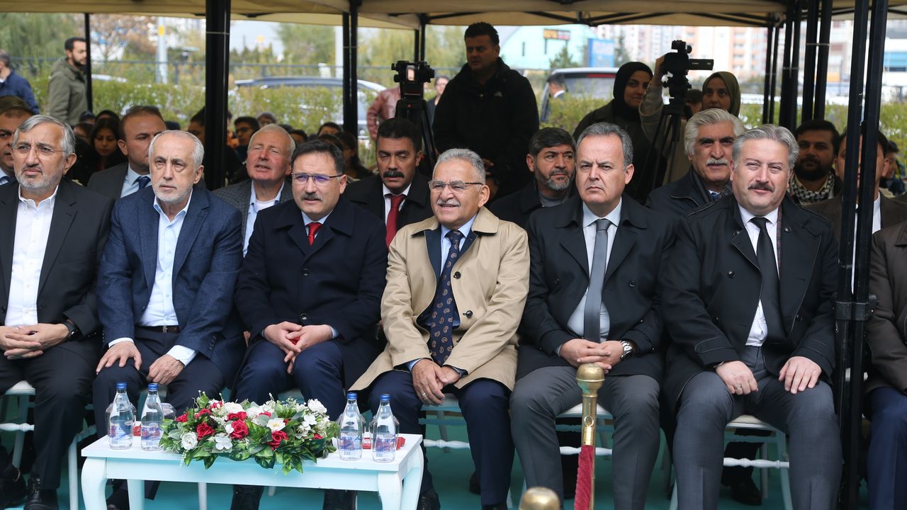Vali Çiçek ve Başkan Büyükkılıç, ERVA Marifet Spor Kulübü Açılış Töreni'ne Katıldı