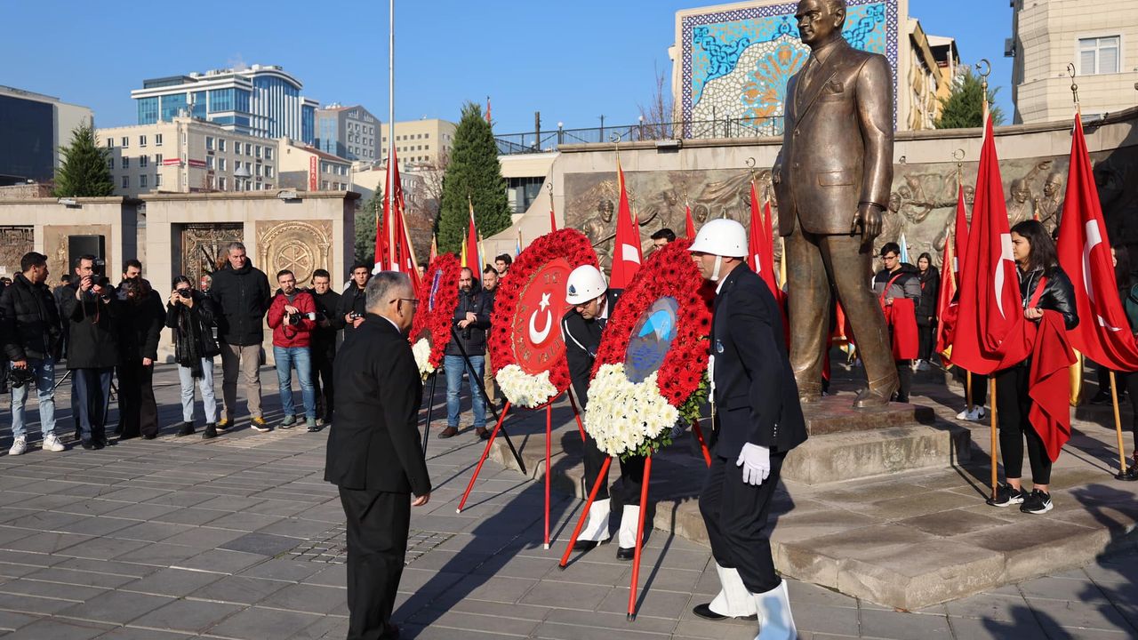 Büyükkılıç, Atatürk'ün Kayseri'ye Gelişinin 104'üncü Yıl Dönümünü Kutladı