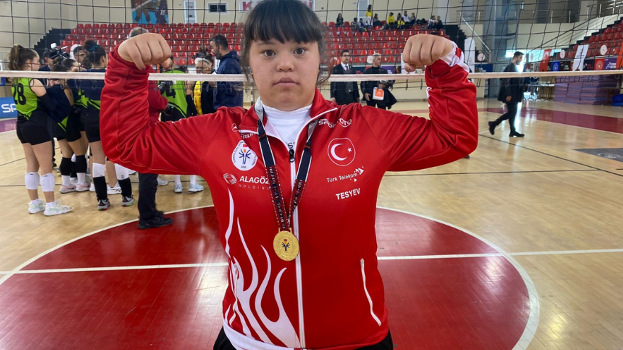 18 yaşındaki Nisa Naz, Özel Sporcular Atmalar Atletizm Türkiye Birincisi Oldu