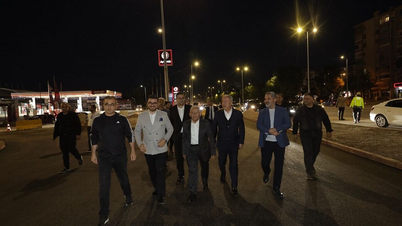 Başkan Büyükkılıç’tan Dsi-Yeni Sanayi Katlı Kavşağı’nda Gece