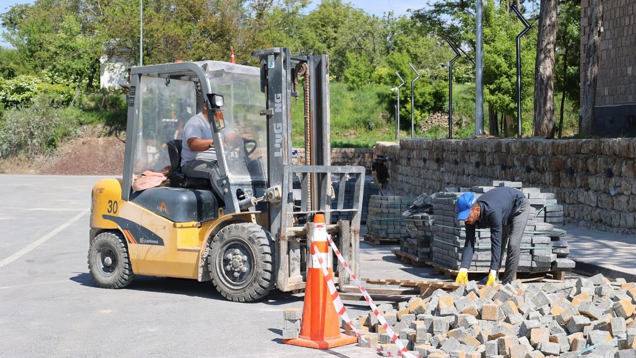 Bünyan Cam Teraslar Projesinde Çalışmalar Sürüyor