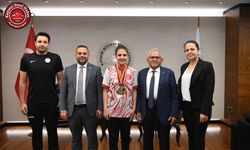 BÜYÜKKILIÇ'IN SPORCU ŞAMPİYON CEMRE’YE DESTEĞİ