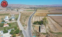 KIRSAL MAHALLESİNDE YOL ÇALIŞMALARI DEVAM EDİYOR