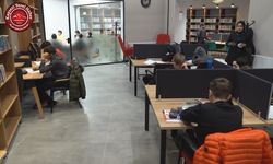 ÖĞRENCİLER ARA TATİL KAMPINI AKIL KÜPÜ KÜTÜPHANESİNDE YAPIYOR