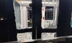 Otomobil Tramvaya Çarptı
