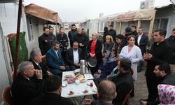 Kayseri'nin Yardım Tırları, Kardeş Belediye Yeşilyurt'a Teslim Edildi