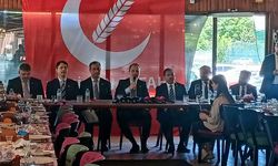 100’ Yakın AK Partili Kardeşimiz Rozetlerini Alarak Yeniden Refah Partisi’ne Katılıyor