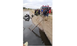 Mahzemin’de Otomobil Kanala Düştü