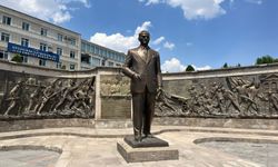 Atatürk Anıtı'na Yeğeni İle Saldıran Y.K.: Atatürk İle Bir Derdim Yok