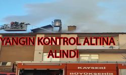 2 katlı binanın çatısında çıkan yangın kontrol altına alındı