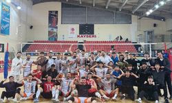 Voleybol’da Kayseri derbisini Melikgazi Belediye Spor kazandı