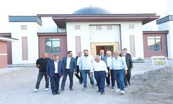 Başkan Büyükkılıç, Anbar Mahallesi'nde Sona Yaklaşılan Camii İnşaatında İncelemelerde Bulundu