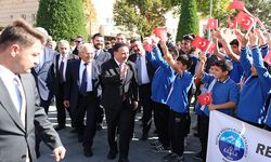 Vali Çiçek, “Sultan Alparslan'ın cesareti, Fatih Sultan Mehmet'in inancı, Atatürk'ün kararlılığıyla yoğrulan bir milleti