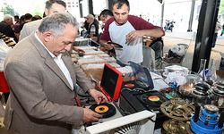 Antikacılar , kendi yerinde kendi gününde