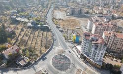 Büyükşehir'in Talas Atatürk Bulvarı'nda Kısa Sürede Yenilediği Yol Hizmete Başladı
