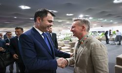 Bakan Kurum, “2030 için öngörülen 695 milyon tonluk emisyonu, 2035 yılında 643 milyon tona düşürmeyi hedefliyoruz”