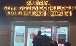 Belsin’de kamelyayı ateşe veren çocuklar yakalandı