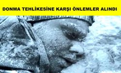 Kar yağışında mahsur kalan aile polis ekiplerince kurtarıldı