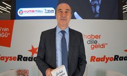 Yazar Recep Bulut, “Teknolojinin ilerlediği bu çağda, kitapların ilgi görmesi beni memnun ediyor”