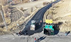 Büyükşehir'den Kocasinan İlçesi Höbek Mahallesi'ne 8 Bin 600 Tonluk Sıcak Asfalt