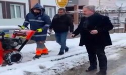 Başkan Palancıoğlu, kar küreme aracıyla yol açma çalışmalarında