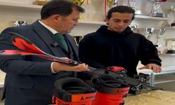 İl Müdürü Kabakcı'dan kayak sporcusuna malzeme desteği