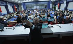 Büyükkılıç, 582 Gencin Katıldığı Şiir Okuma Yarışmasında Ödülleri Takdim Etti