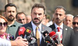 Ünalmış’tan Büyükkılıç’a: “Zam sonrası gelen yorumları kaldırarak vatandaşın sesini kesmeye çalışıyorsunuz”