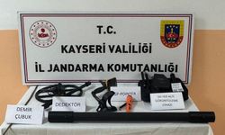 Tomarza’da kaçak kazı yapan 3 kişi yakalandı