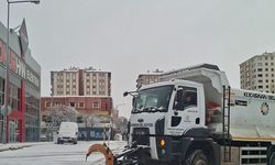 Kocasinan’da kar temizleme faaliyetleri devam ediyor