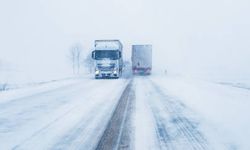 Kayseri - Pınarbaşı Karayolu tır ve çekici trafiğine kapandı