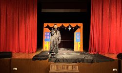 Hacılar’da çocuklara Hacivat ile Karagöz gösterisi