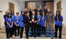 Vali Gökmen Çiçek, başarılı tekvandocuları makamında ağırladı