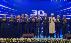 Başkan Büyükkılıç, Cumhurbaşkanı Erdoğan ile 30 bin kilometre bölünmüş yol töreninde görüştü