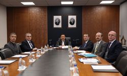 Vali Çiçek başkanlığında sağlık hizmetleri kapasitesi değerlendirildi