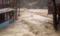 Yahyalı’da sağanak yağış sele neden oldu