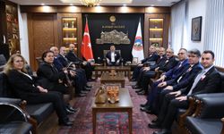 Defterdarlık heyetinden Vergi Haftası’nda Vali Çiçek’e ziyaret