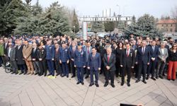 Vali Gökmen Çiçek: Bu kadar savaşın içerisinde bir tek bizim ülkemizde huzurlu bir şekilde bombalar patlamadan yaşıyoruz