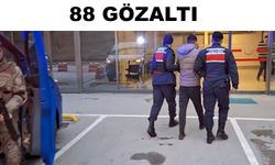 Kartal kavşağı trafiğe kapatıldı, yoğunluk alternatif yollara kaydı