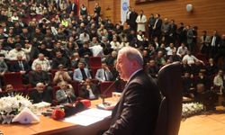 Hulusi Akar: Mehmetçik 7 gün 24 saat üstün teknoloji ile donanmış olan hudutlarımızı savunmak için görevinin başında